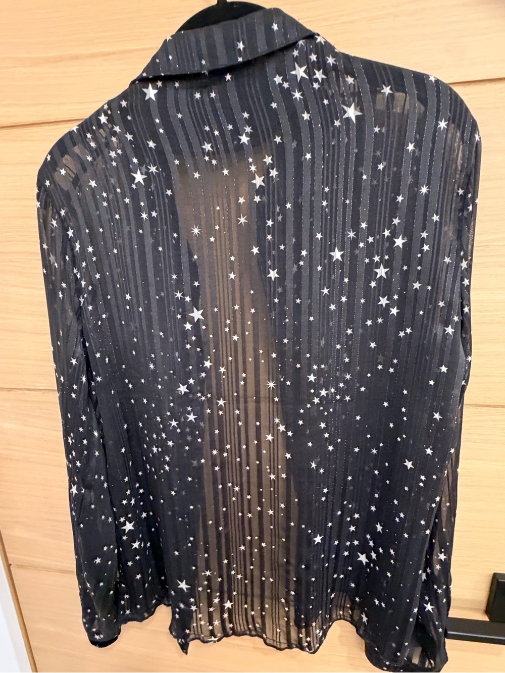 Gorgeous Black Star-Print blouse with subtle sparkling thread- like new